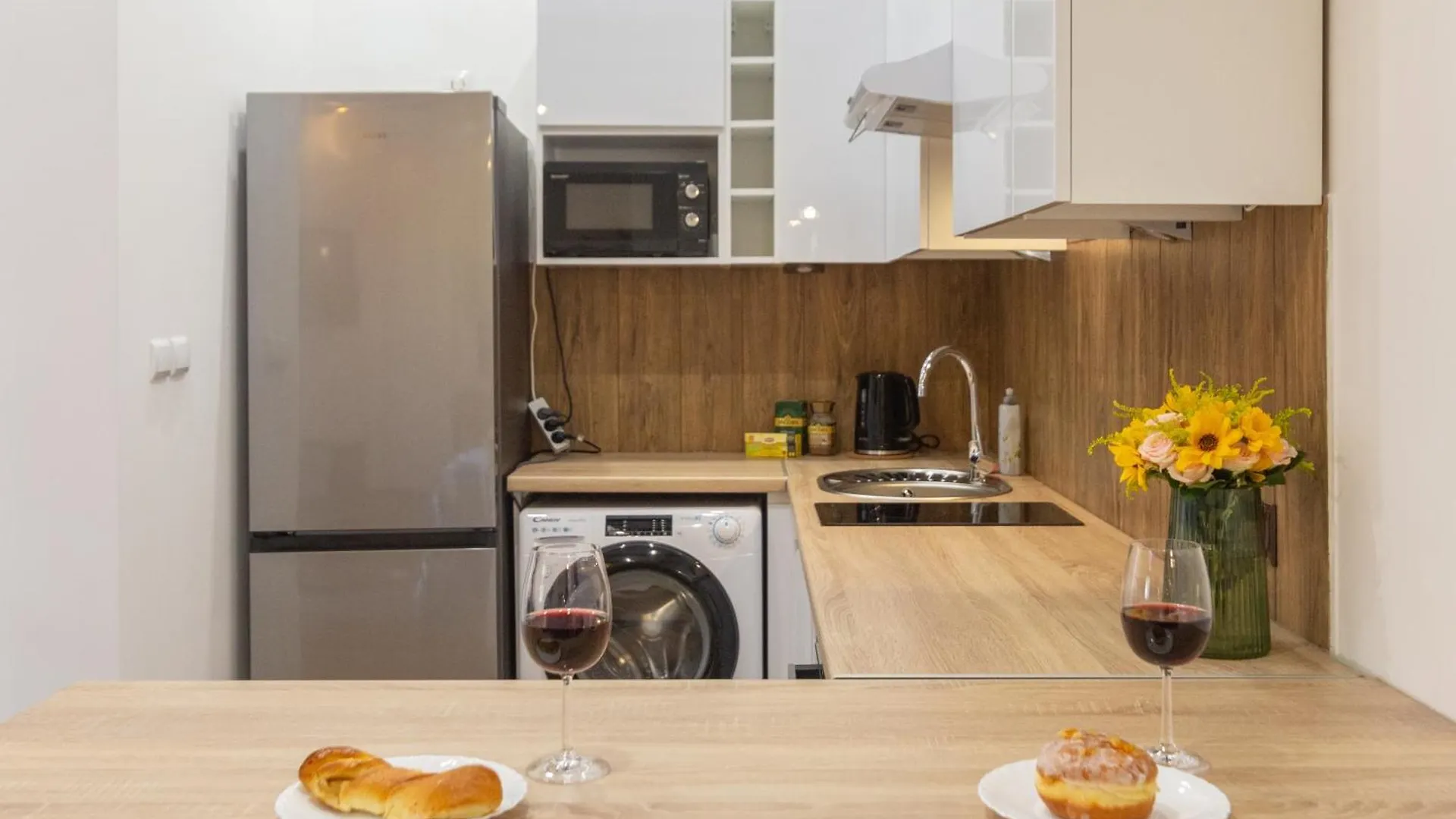 Step-By-Step Studio Krakow Apartment